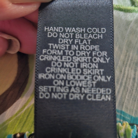 Bisou Bisou Multi Color Halter Top with Waist Shirred Waist Size Medium - Picture 10 of 11